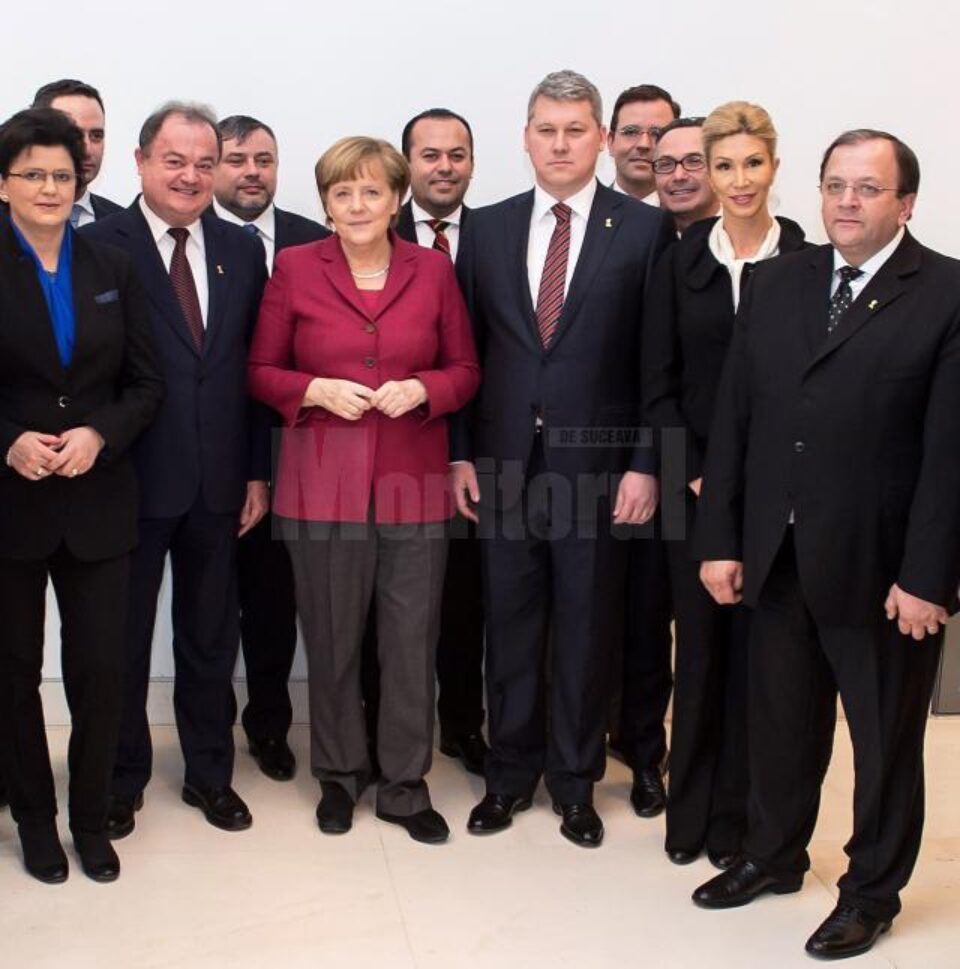 Flutur și Balan au făcut parte din delegația liderilor naționali ai PDL care s-a întâlnit în cursul zilei de ieri, în Germania, cu Angela Merkel Flutur și Balan au făcut parte din delegația liderilor naționali ai PDL care s-a întâlnit în cursul zilei de ieri, în Germania, cu Angela Merkel