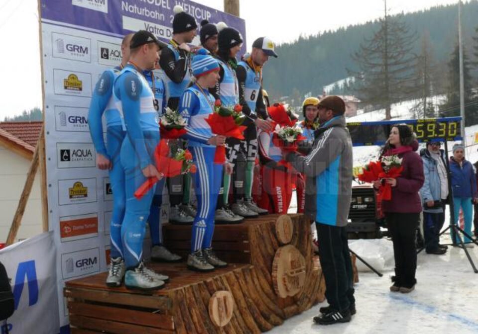 Festivitatea de premiere a Cupei Mondiale de sanie pe pistă naturală a avut loc ieri la Vatra Dornei Festivitatea de premiere a Cupei Mondiale de sanie pe pistă naturală a avut loc ieri la Vatra Dornei