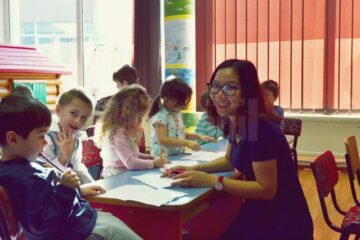 Silver Wu i-a ajutat pe preșcolarii de la Grădinița „Micul Prinț” să se familiarizeze cu limba engleză
