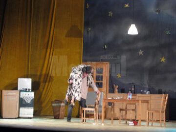 Îndrăgiți actori au jucat la Suceava în spectacolul „Pluralul englezesc”