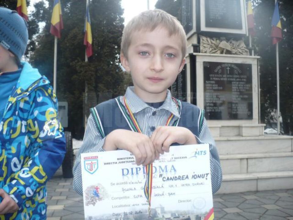 Bucuria de final a micilor participanți la concursul de șah