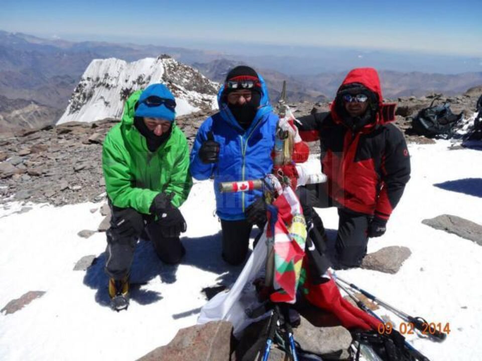 Drumul spre Aconcagua nu a fost simplu, iar reușita i-a umplut de bucurie pe cei trei suceveni Drumul spre Aconcagua nu a fost simplu, iar reușita i-a umplut de bucurie pe cei trei suceveni