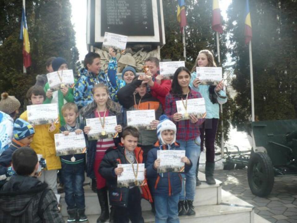 Bucuria de final a micilor participanți la concursul de șah