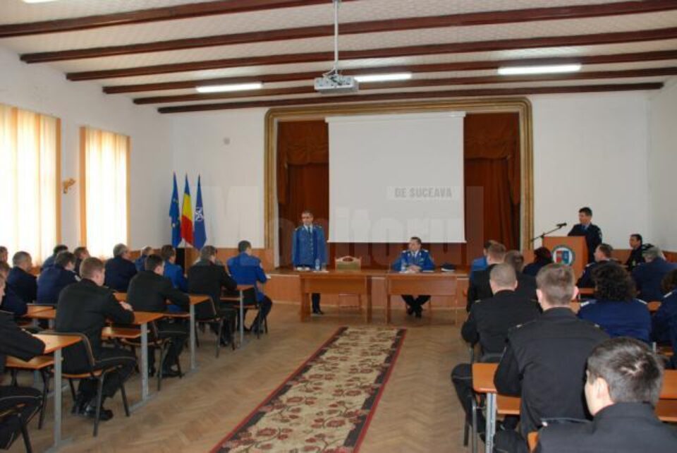 Carabinieri din Moldova au participat la un curs de inițiere în engleză la Școala de Jandarmi Fălticeni