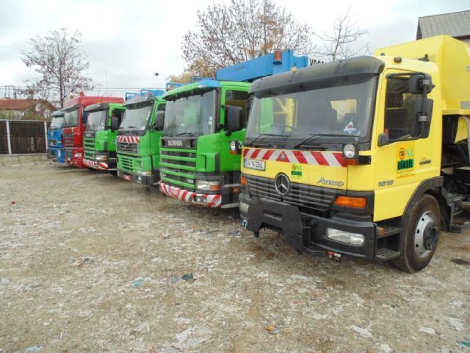 Utilaje de colectare a deșeurilor menajere