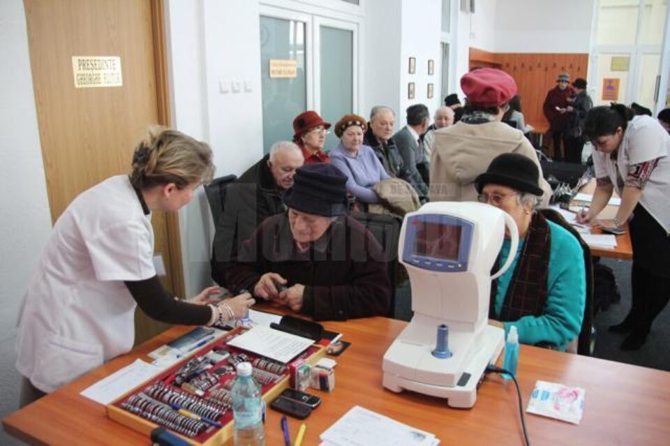 Organizația Județeană de Femei a PDL desfășoară o nouă campanie privind acordarea de consultații oftalmologice gratuite Organizația Județeană de Femei a PDL desfășoară o nouă campanie privind acordarea de consultații oftalmologice gratuite