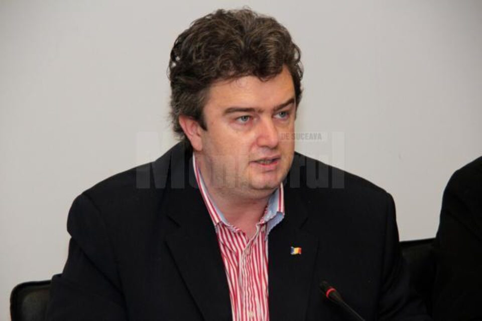 Cătălin Nechifor consideră că înființarea grădiniței speciale pentru copiii cu deficiențe de vedere ar reprezenta un real beneficiu pentru această categorie de persoane Cătălin Nechifor consideră că înființarea grădiniței speciale pentru copiii cu deficiențe de vedere ar reprezenta un real beneficiu pentru această categorie de persoane