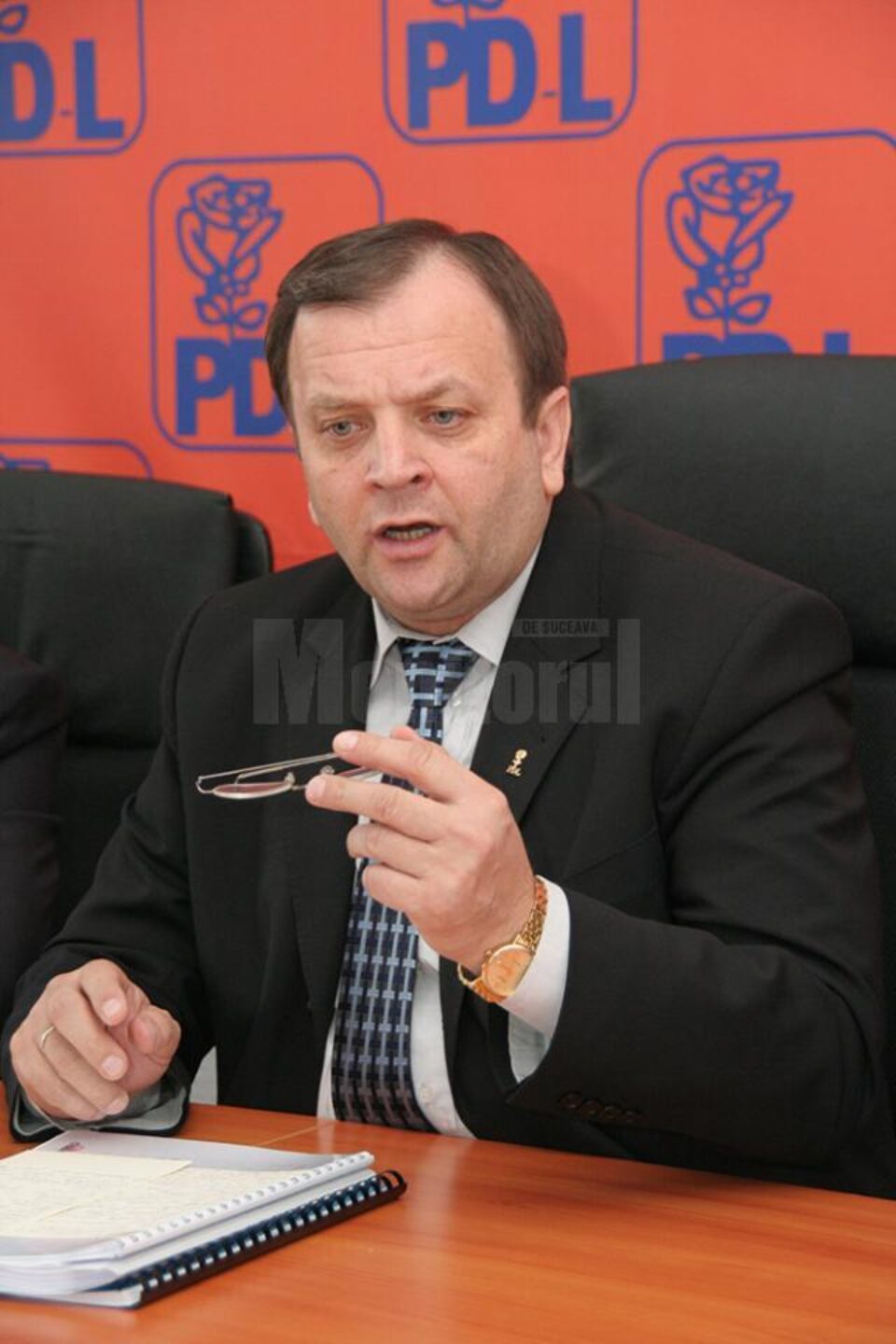 Gheorghe Flutur spune că în ultima perioadă românii au putut să observe foarte clar că cearta din USL a fost pe scaune Gheorghe Flutur spune că în ultima perioadă românii au putut să observe foarte clar că cearta din USL a fost pe scaune