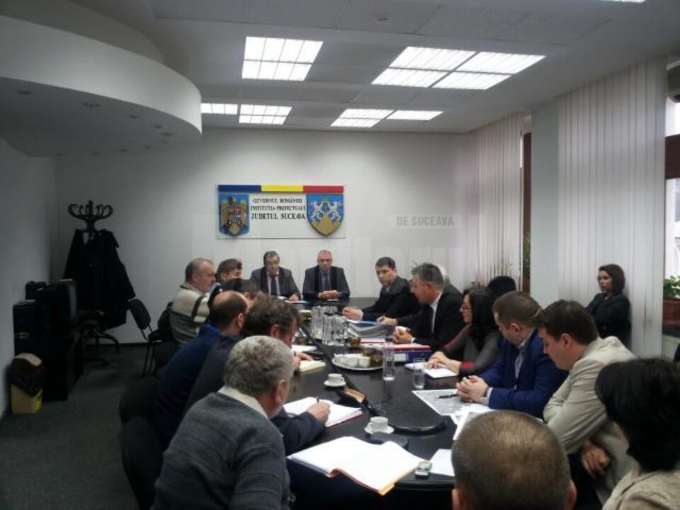 Autoritățile din Suceava și Botoșani caută soluții pentru rezolvarea unui litigiu funciar la granița celor două județe Autoritățile din Suceava și Botoșani caută soluții pentru rezolvarea unui litigiu funciar la granița celor două județe