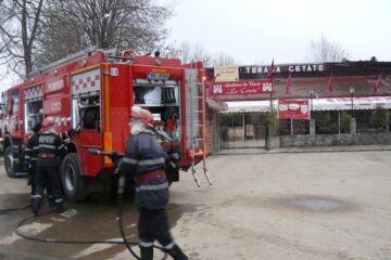 Pompierii de la Detașamentul Suceava a reușit să stingă focul înainte de a se extinde