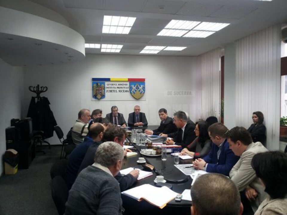 Autoritățile din Suceava și Botoșani caută soluții pentru rezolvarea unui litigiu funciar de la granița dintre cele două județe Autoritățile din Suceava și Botoșani caută soluții pentru rezolvarea unui litigiu funciar de la granița dintre cele două județe