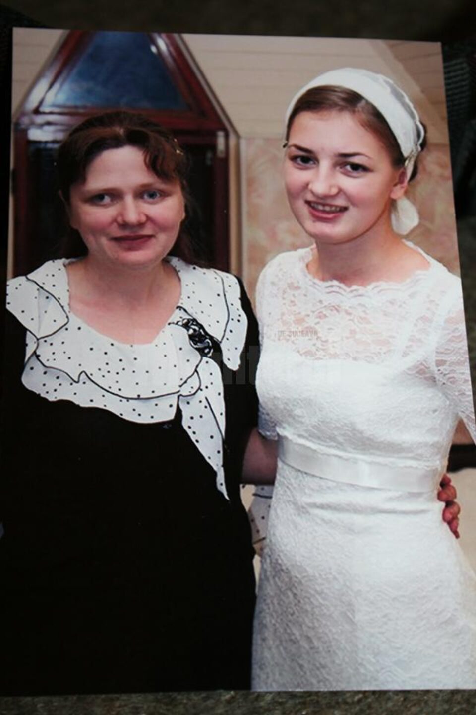 Tatiana, soția lui Mircea, și Iulia, fiica care nu și-a văzut niciodată tatăl