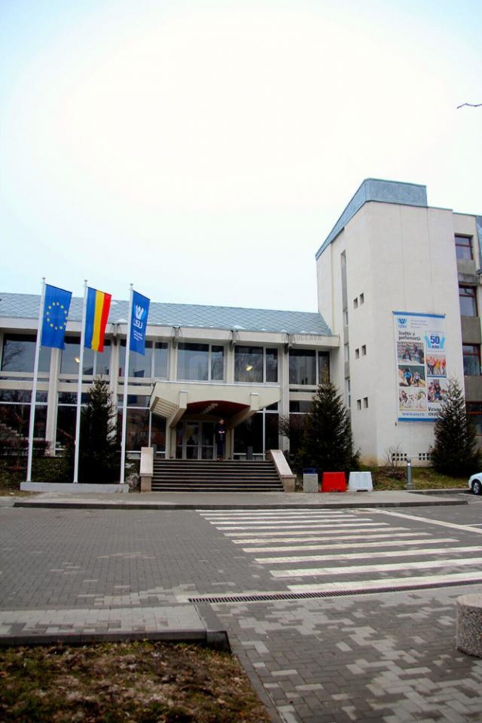 Universitarii suceveni celebrează 24 de ani de când Institutul de Învățământ Superior a devenit Universitatea „Ștefan ce Mare”