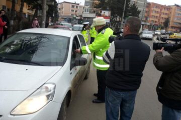 De 1 Martie polițiștii suceveni au oferit mărțișoare și recomandări preventive
