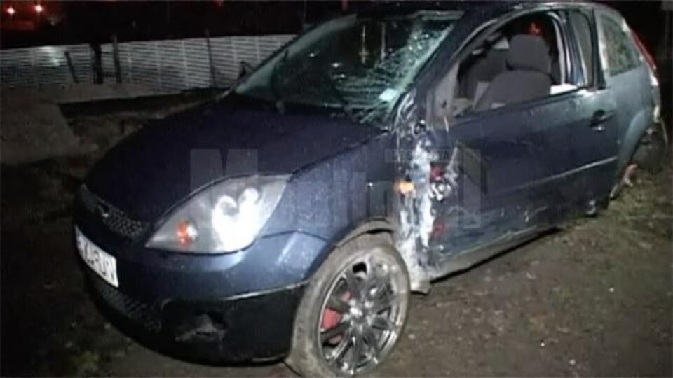 Mașina condusă de tânărul de 25 de ani