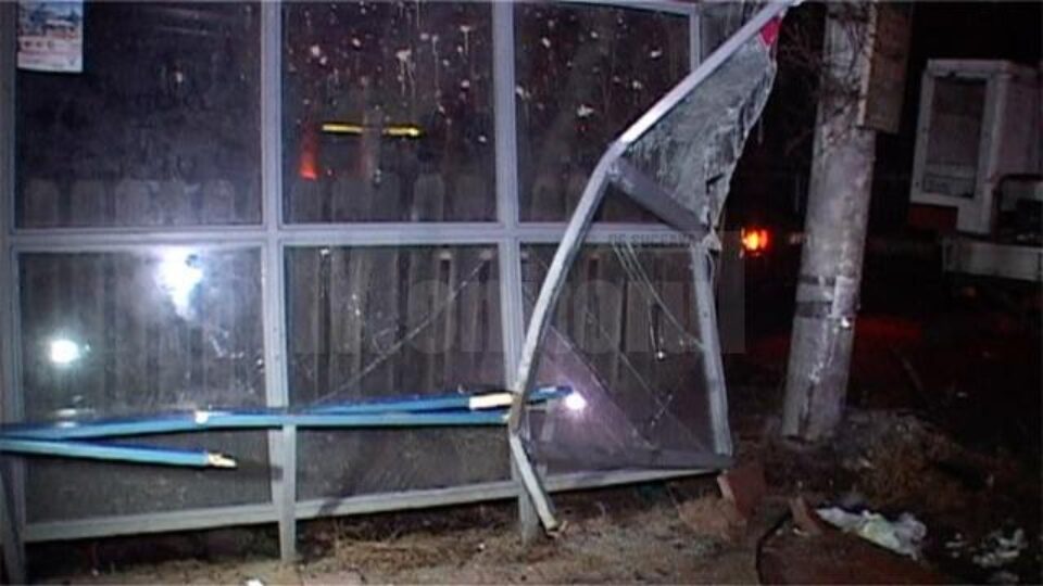 Pagubele lăsate în urma lui de tânărul șofer