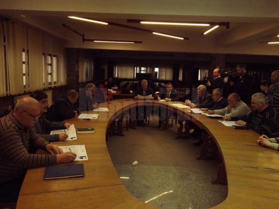 Ion Lungu i-a mustrat pe constructori că nu au luat măsurile necesare pentru a se circula bine pe toate străzile pe care au intervenit Ion Lungu i-a mustrat pe constructori că nu au luat măsurile necesare pentru a se circula bine pe toate străzile pe care au intervenit