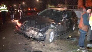 Accident rutier la Plopeni, provocat de un șofer fugar care a distrus un gard