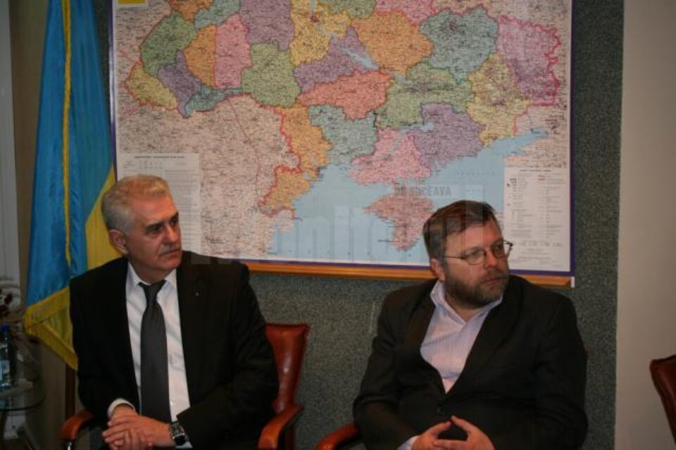 Vasyl Boeciko, consulul Ucrainei la Suceava, a declarat miercuri, în cadrul unei conferințe de presă, că persoanele care doresc să meargă în zona Cernăuți nu au motive de îngrijorare Vasyl Boeciko, consulul Ucrainei la Suceava, a declarat miercuri, în cadrul unei conferințe de presă, că persoanele care doresc să meargă în zona Cernăuți nu au motive de îngrijorare