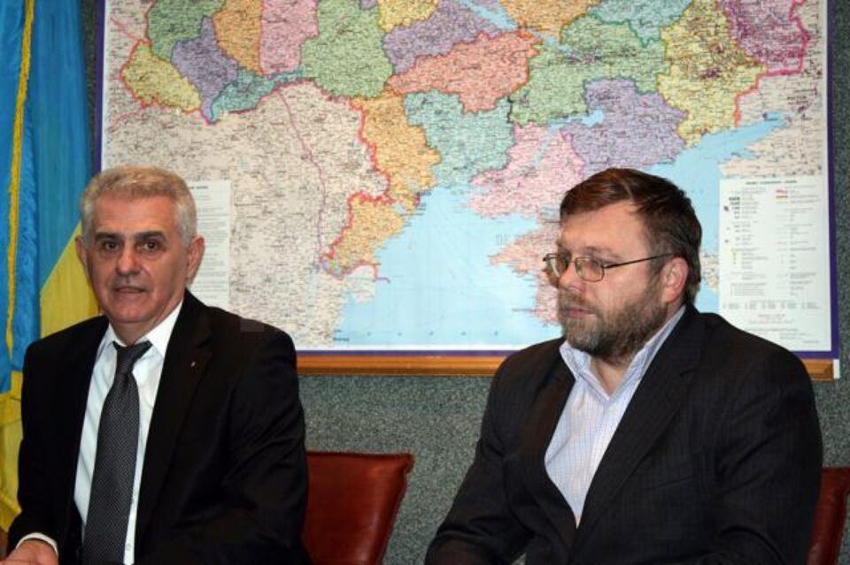 Vasyl Boiechko, consulul Ucrainei de la Suceava, și Boreslav Petrasciuc, președintele Uniunii Ucrainenilor din România, filiala Suceava