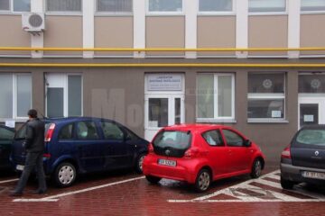 Trupul neînsuflețit al bătrânei zace de două săptămâni la morga Spitalului Judetean