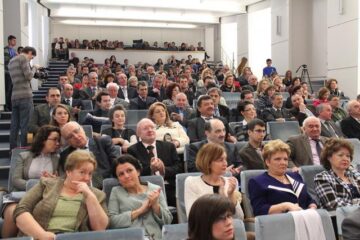 La întâlnirea festivă au participat reprezentanți ai autorităților locale și județene, universitari suceveni și invitați speciali