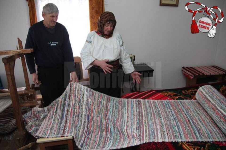 Domnica Maciuc a deprins meșteșugul țesutului de la vârsta de 10 ani