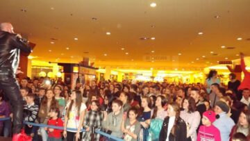 Cabron pe scena Iulius Mall Suceava, de 8 Martie