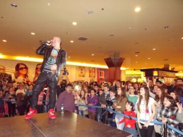 Cabron pe scena Iulius Mall Suceava, de 8 Martie