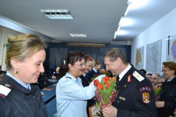 Șeful ISU Suceava, colonel Ion Burlui, le-a felicitat de 8 Martie pe toate angajatele instituției