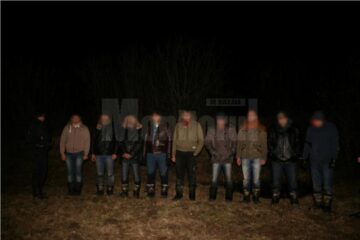 Zece migranți sirieni, reținuți la frontieră