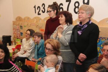 Spectacol cu multe surprize pentru mămici, la Grădinița „Cei 7 Pitici”