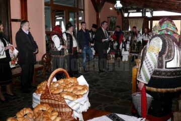 Gospodarii din Horodnic de Sus s-au întâlnit la ultima șezătoare din această iarnă