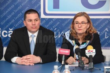 Președintele Organizației Județene Suceava a PC, deputatul Cezar Cioată, și vicepreședintele PC, deputatul Maria Grapini