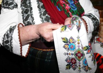 Gospodarii din Horodnic de Sus s-au întâlnit la ultima șezătoare din această iarnă