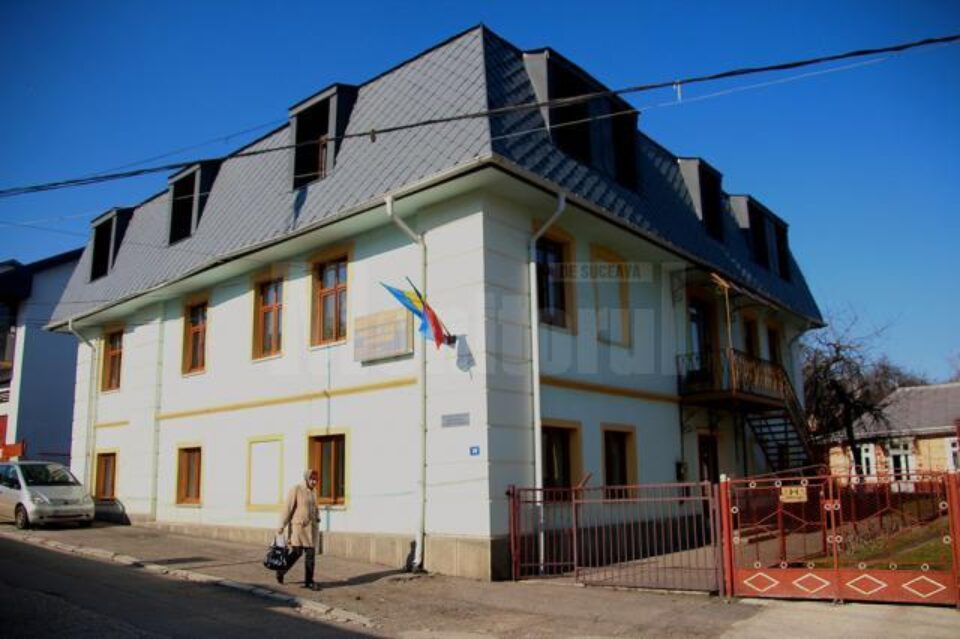 Minora a încercat să se sinucidă în sala de joacă a Centrului de Primire Minori în Regim de Urgență Suceava Minora a încercat să se sinucidă în sala de joacă a Centrului de Primire Minori în Regim de Urgență Suceava