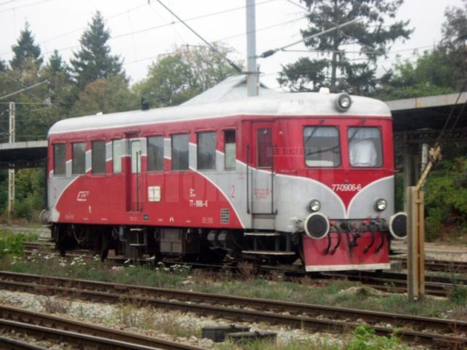 Astfel de automotoare circulă în momentul de față de la Suceava la Dornești si ar putea continua traseul până la Rădăuți Astfel de automotoare circulă în momentul de față de la Suceava la Dornești si ar putea continua traseul până la Rădăuți