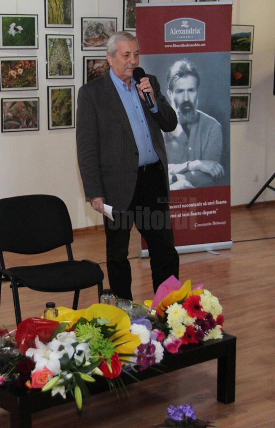 Două noi distincții pentru poetul-traducător Ion Cozmei