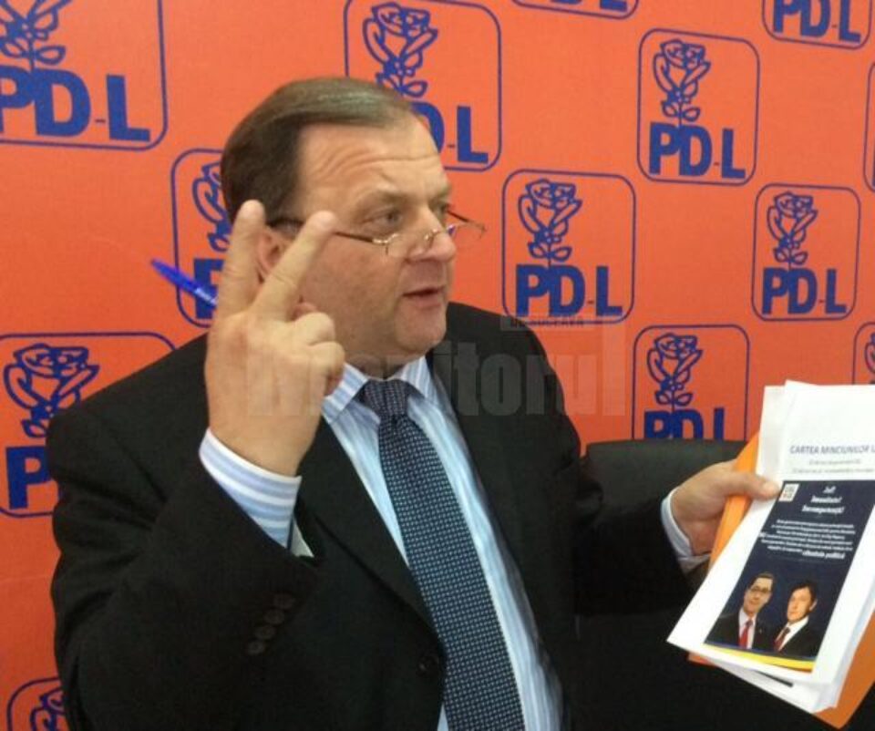 Flutur a prezentat ”Cartea minciunilor USL”