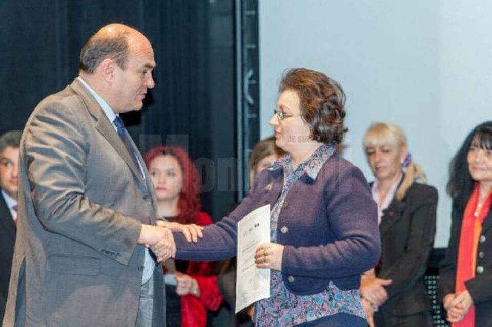 Anca Greculeac a primit, în numele colegiului, Diploma de Excelență