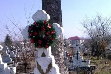 Valeria Mîndrescu a murit în 1999 și este îngropată în cimitirul din Mihoveni