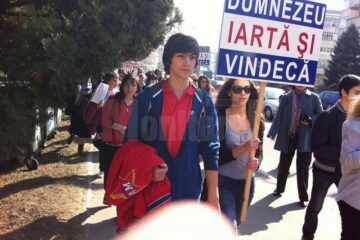 „Marșul pentru Viață”, organizat de asociații și fundații civice în numeroase orașe ale României.