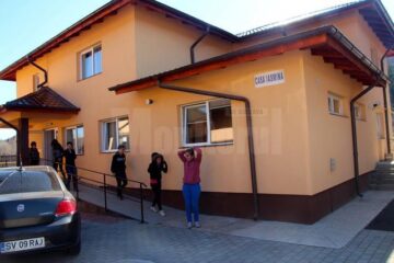 La Gura Humorului au fost inaugurate patru case de tip familial și un centru de recuperare pentru copii cu dizabilități