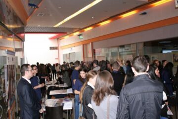 Aproape 300 de tineri absolvenți au participat la Bursa locurilor de muncă