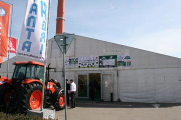 Zeci de standuri și abundență de produse tradiționale, la târgul de agricultură și industrie alimentară