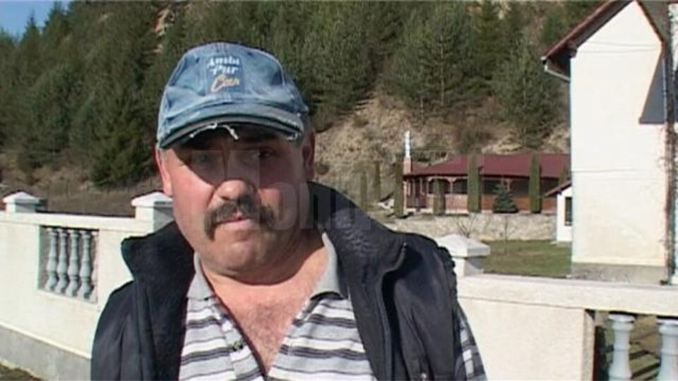 Mircea, un localnic din Mănăstirea Humorului: „A fost o bubuitură de s-au zgâlțâit toate geamurile”