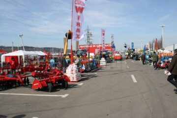 Zeci de standuri și abundență de produse tradiționale, la târgul de agricultură și industrie alimentară
