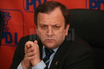 Președintele Organizației Județene Suceava a PDL și secretarul general al acestui partid, senatorul Gheorghe Flutur