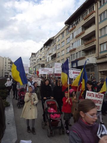 Aproape 200 de suceveni au participat la „Marșul pentru viață”, miting anti-avort