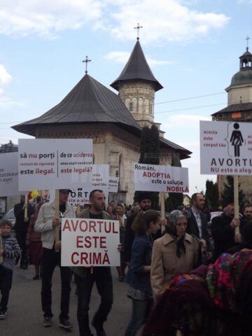 Aproape 200 de suceveni au participat la „Marșul pentru viață”, miting anti-avort
